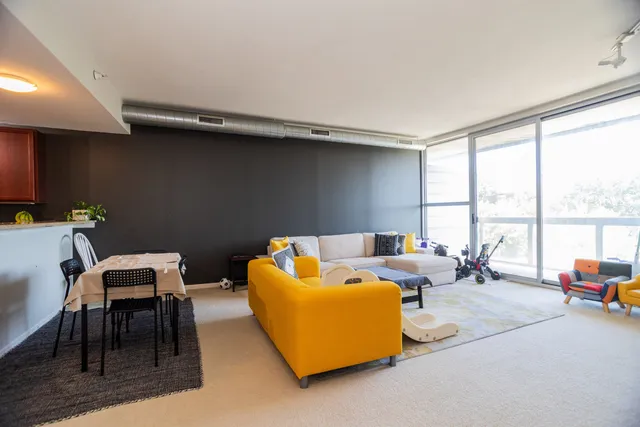 $2,750 | 1228 Emerson Street, Unit 407, Evanston, IL 60201