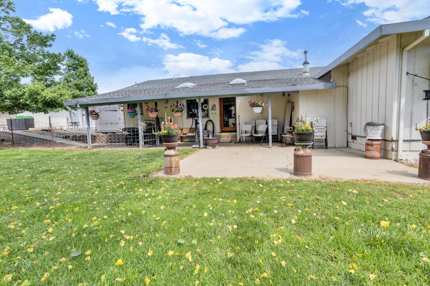 22025 Ferretti Road Groveland, CA 95321 - Photo 73 of 92 Back patio of main house~