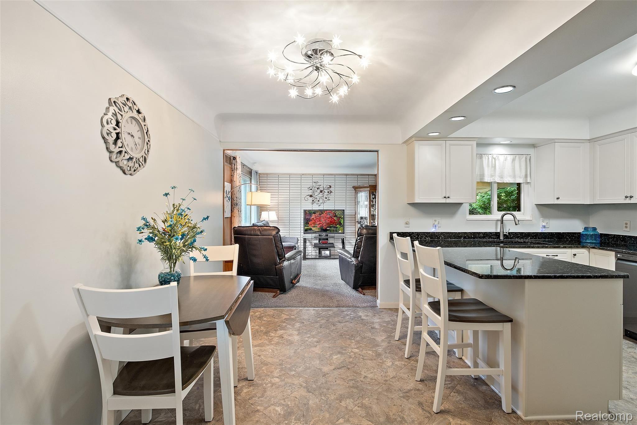 29357 Ridgefield Avenue Warren, MI 48088 - Photo 12 of 49 29537 Ridgefield-24.jpg