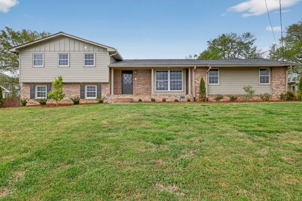 $599,900 | 164 Luna Lane, Hendersonville, TN 37075