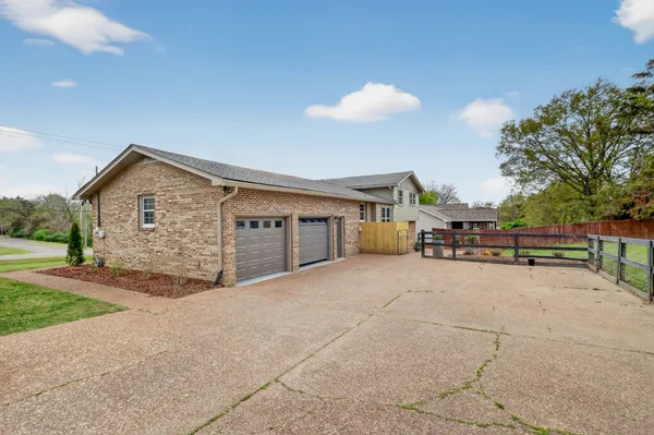 $599,900 | 164 Luna Lane, Hendersonville, TN 37075