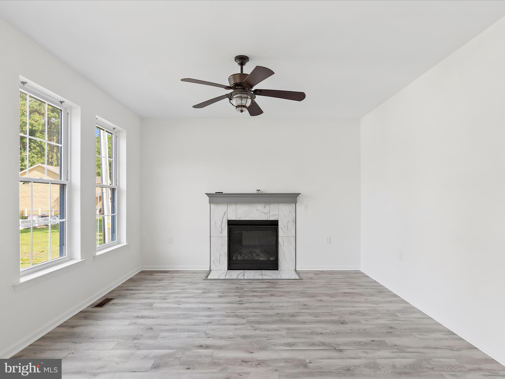38368 Whaleys Road Delmar, DE 19940 - Photo 11 of 26 Family Room