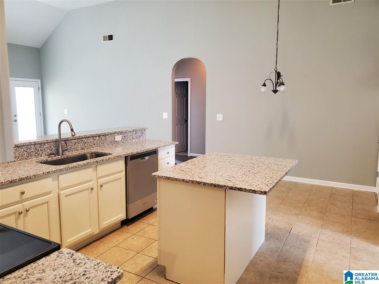 6016 Overlook Lane Bessemer, AL 35022 - Photo 9 of 42