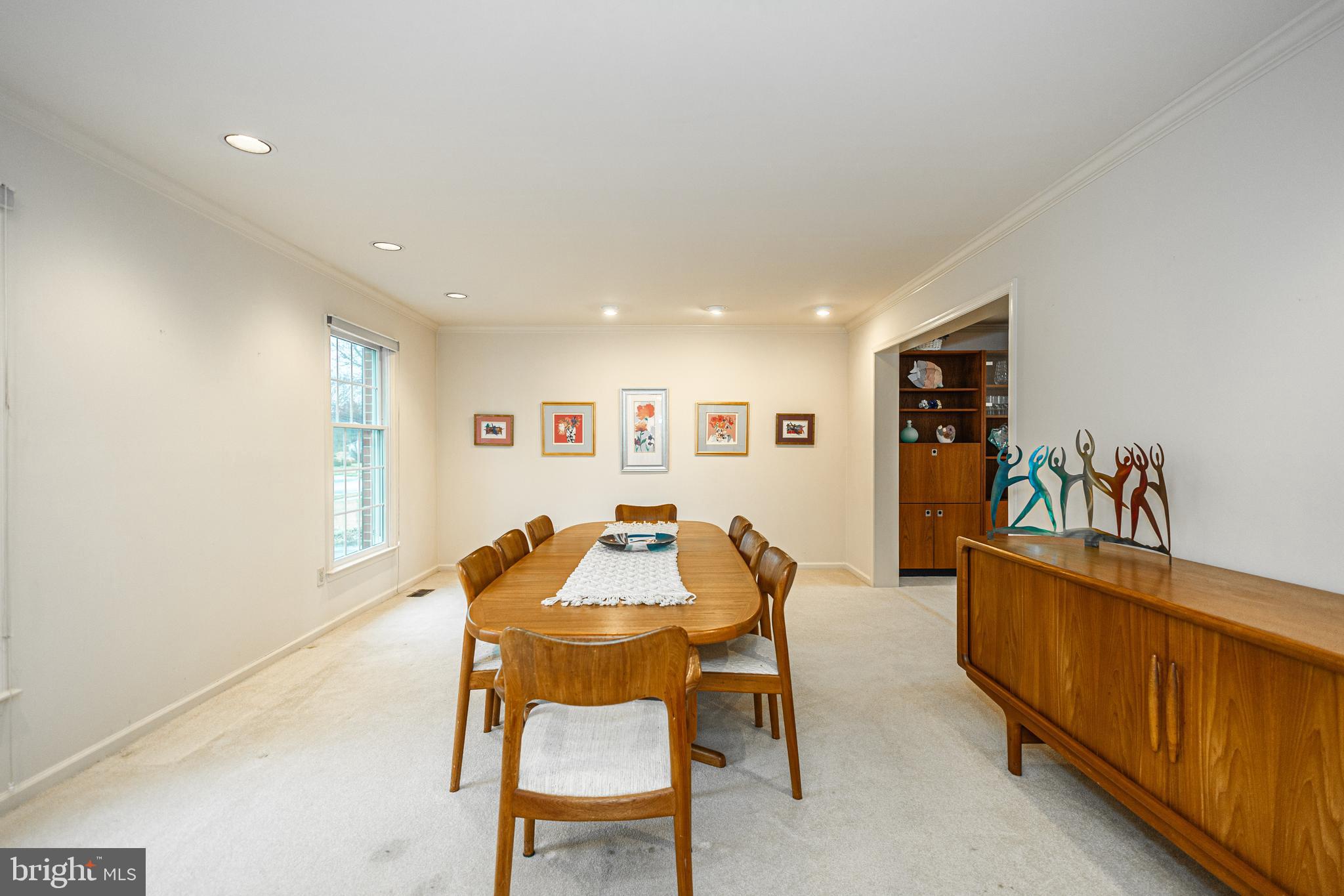 649 Teich Drive Yardley, PA 19067 - Photo 22 of 63 a dining room with furniture and window