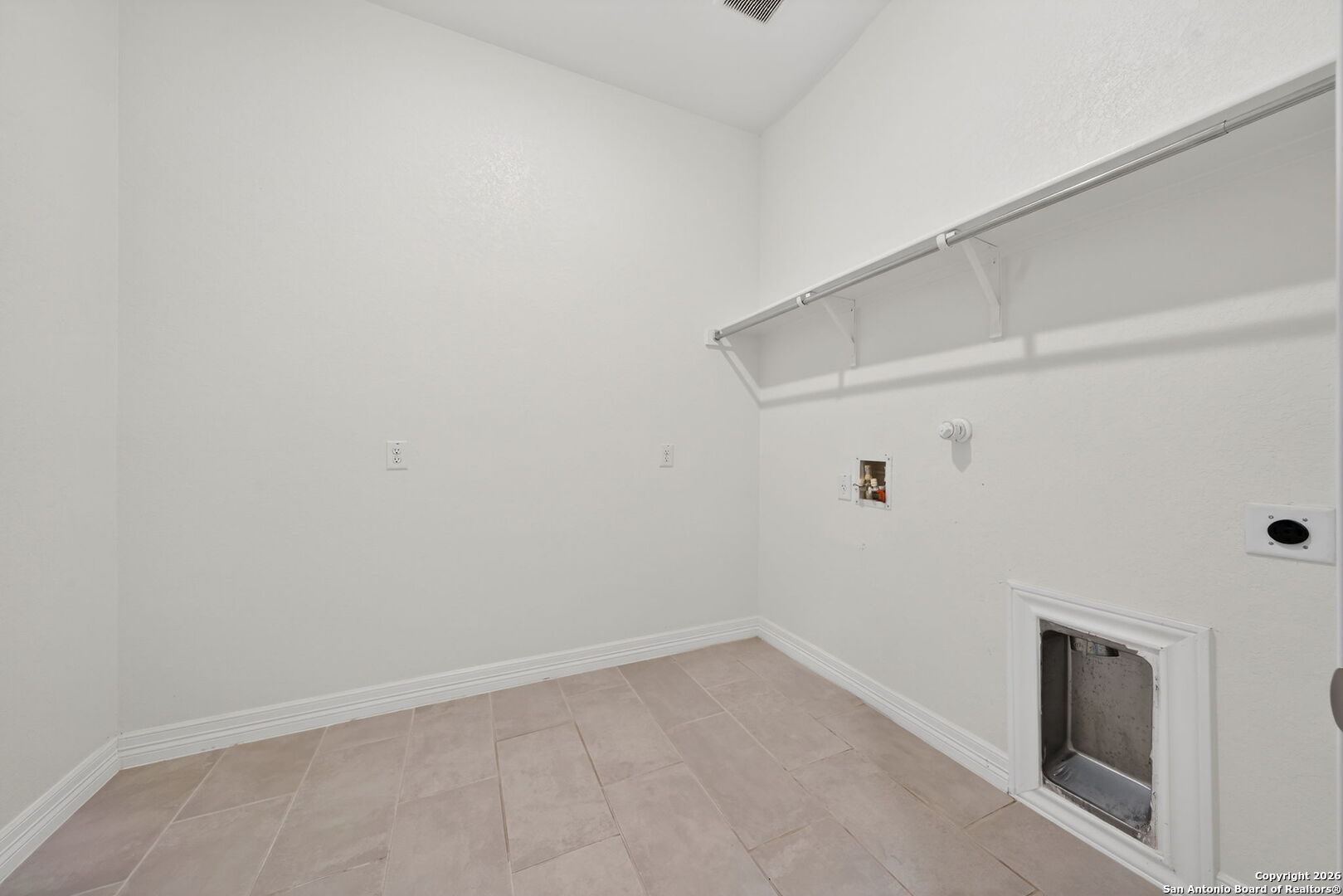 28640 Bull Gate Boerne, TX 78015 - Photo 37 of 40 a view of a microwave