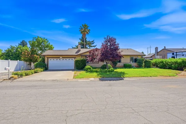 $370,000 | 7089 Hermosa Way, Redding, CA 96002