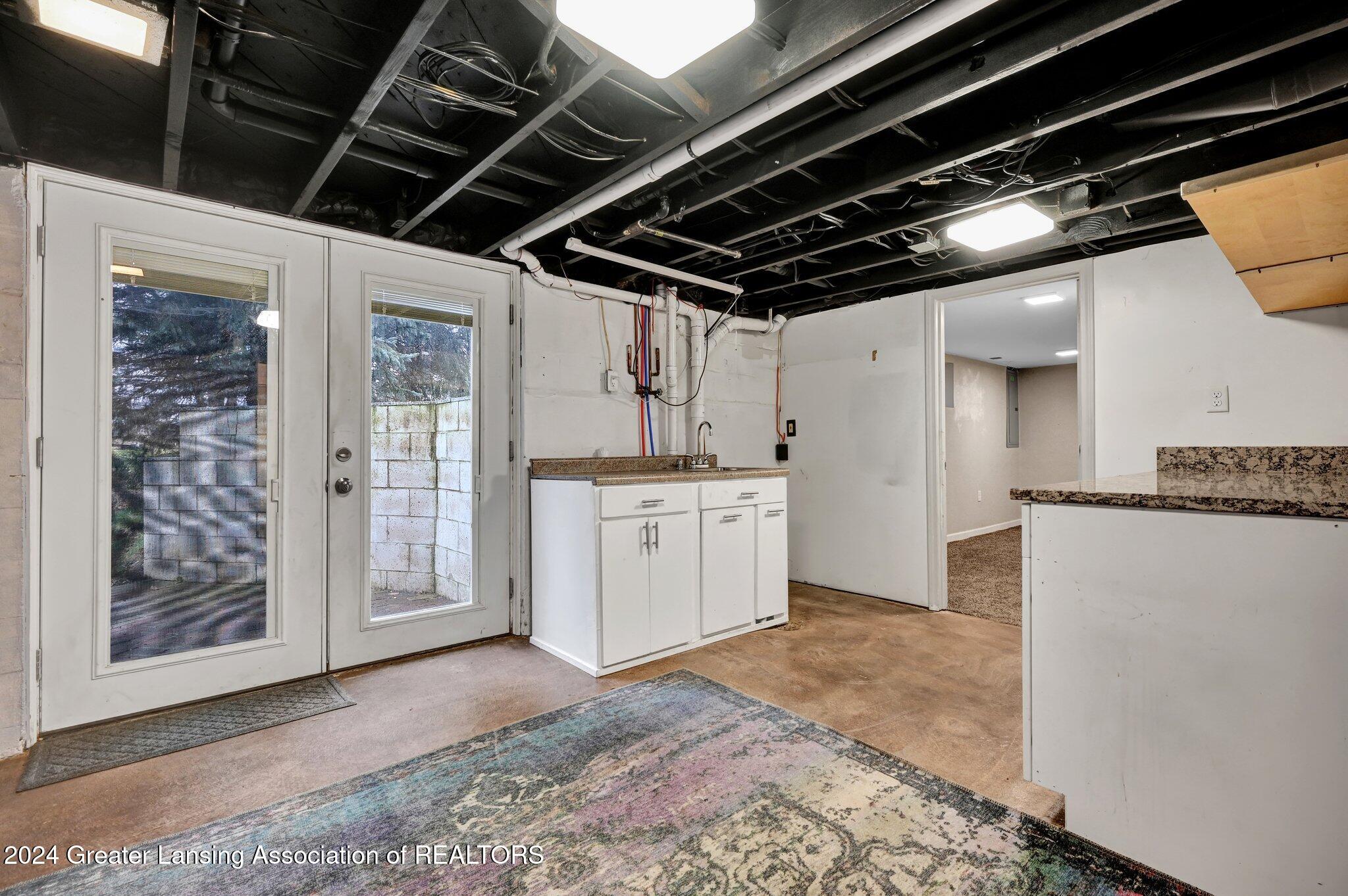 3518 Ruth Avenue Lansing, MI 48910 - Photo 32 of 38 16.