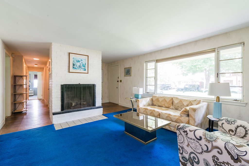 17 Lafayette Road Newton, MA 02462 - Photo 3 of 13