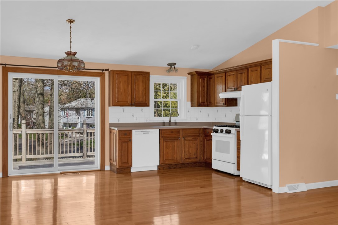 175 Monroe Street Warwick, RI 02888 - Photo 12 of 32