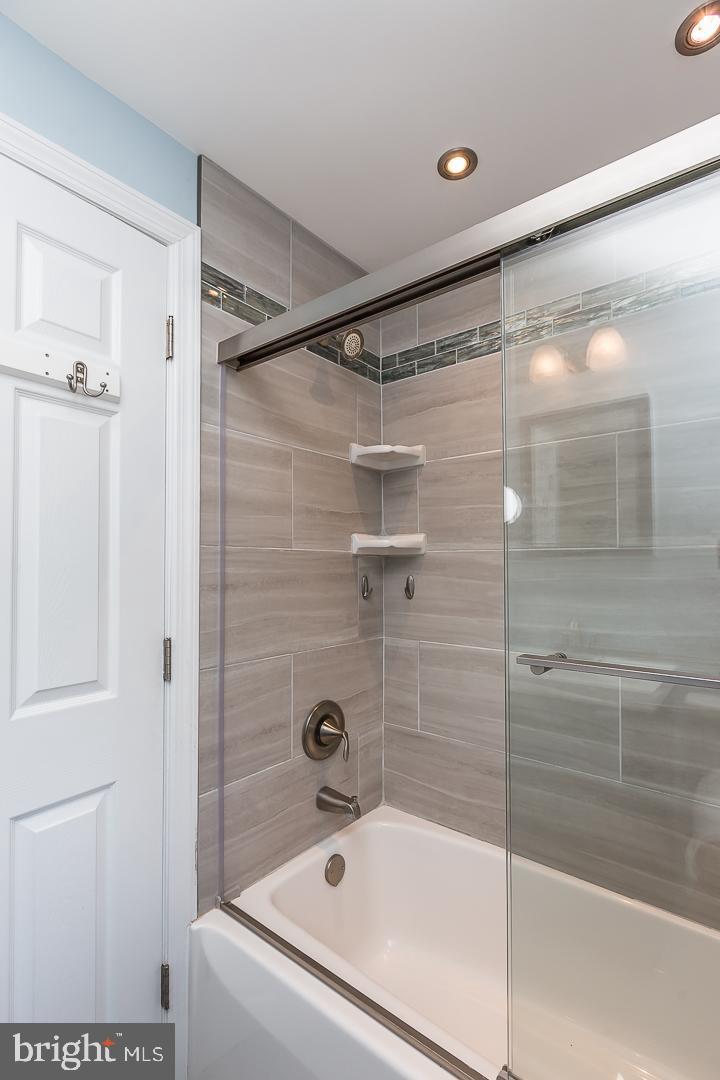 806 Earlington Road Havertown, PA 19083 - Photo 14 of 33