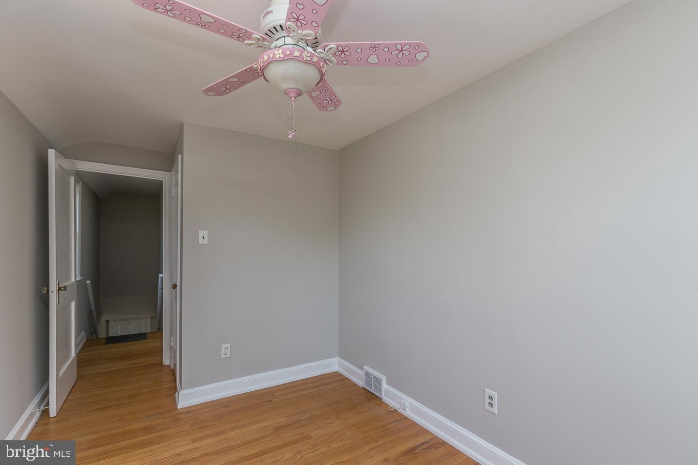 806 Earlington Road Havertown, PA 19083 - Photo 16 of 33