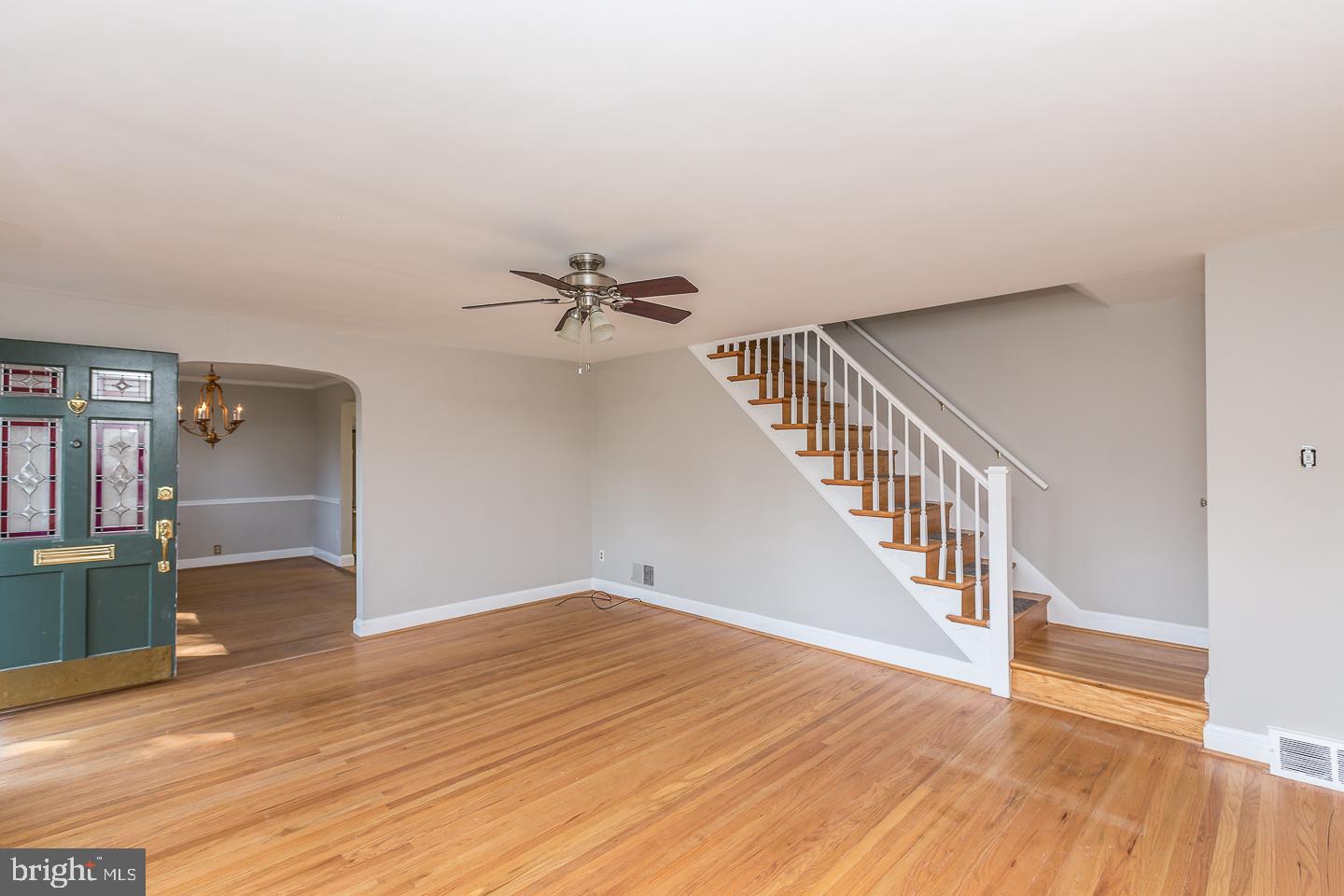 806 Earlington Road Havertown, PA 19083 - Photo 4 of 33