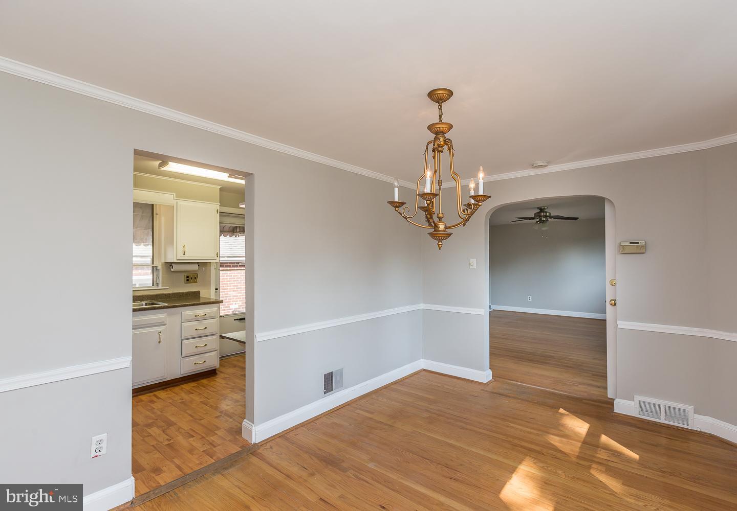 806 Earlington Road Havertown, PA 19083 - Photo 6 of 33
