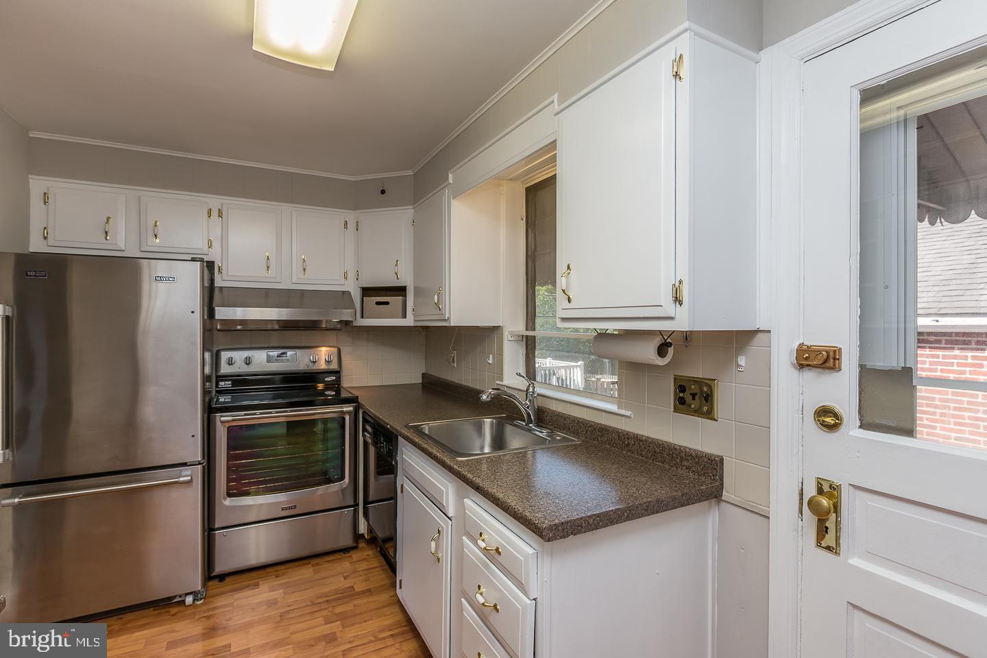 806 Earlington Road Havertown, PA 19083 - Photo 9 of 33