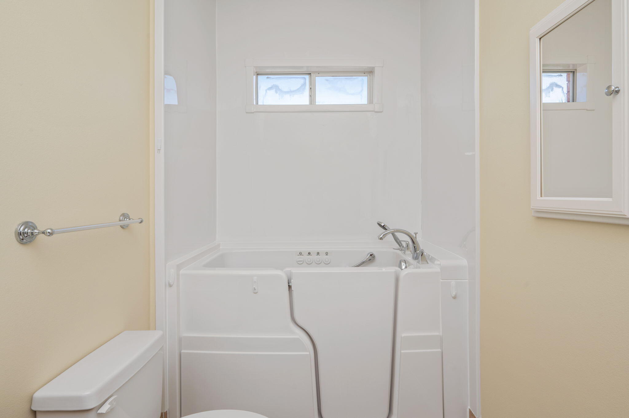 5552 Frontier Drive Crestview, FL 32536 - Photo 34 of 50 a bathroom with a shower a toilet and a sink