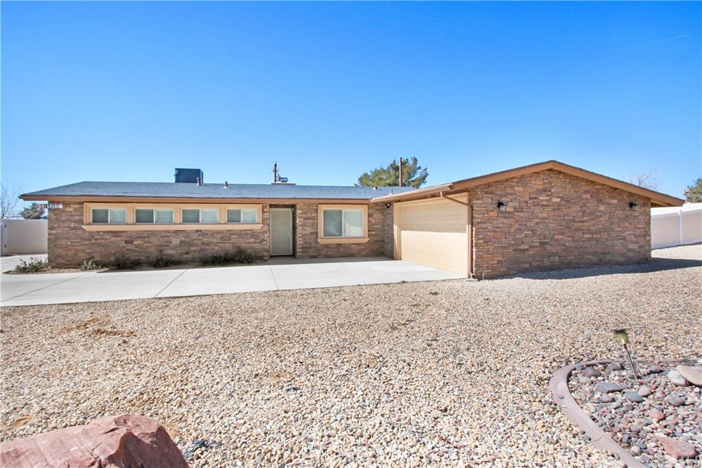 16050 Mandan Road Apple Valley, CA 92307 - Photo 1 of 1 Gallery Image 1