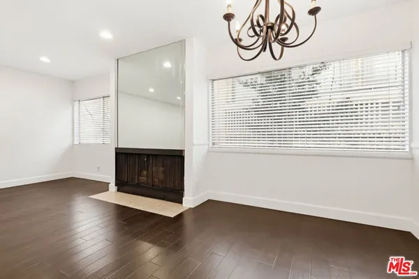 $585,000 | 11656 Montana Avenue, Unit 114, Los Angeles, CA 90049