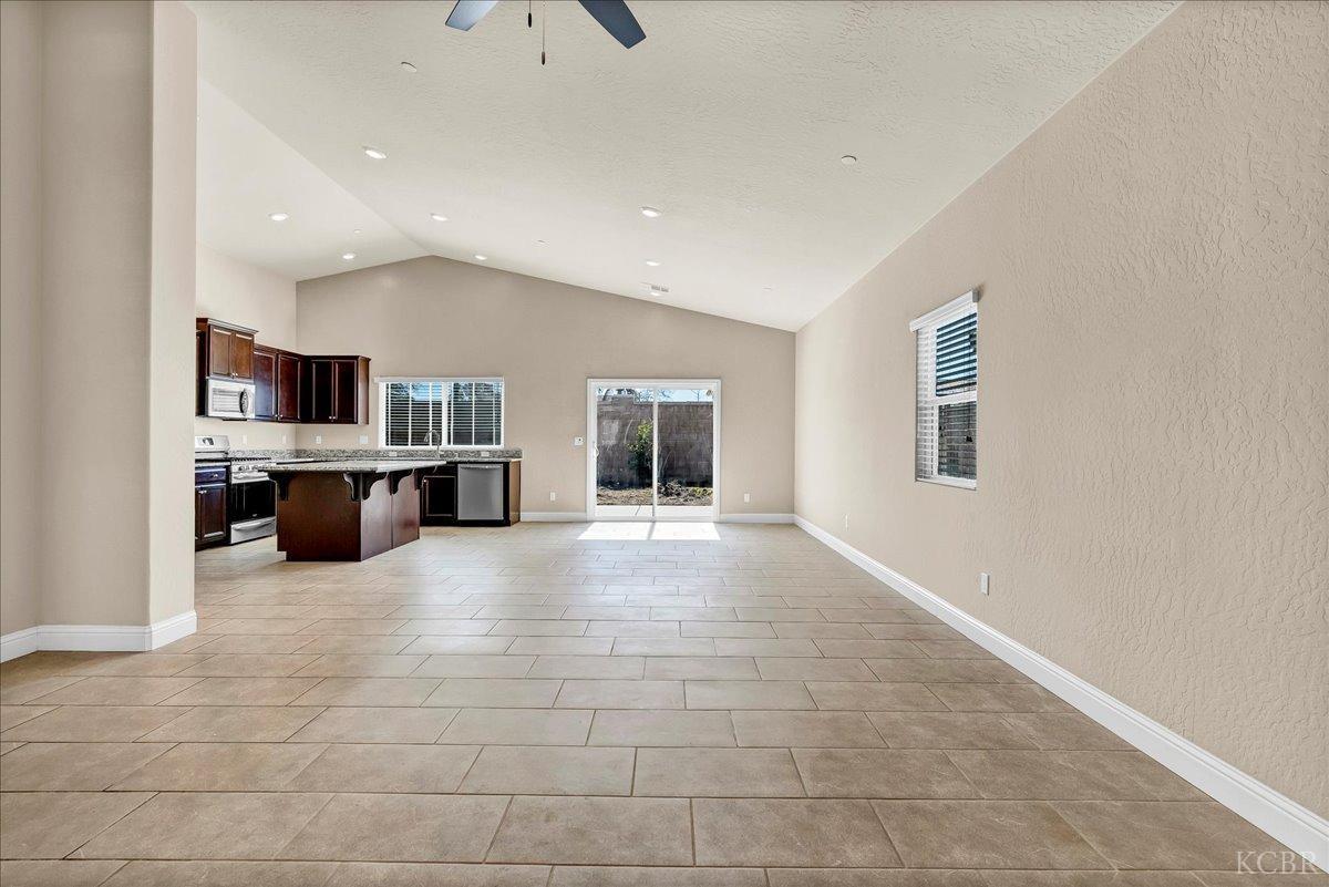 785 Strada Street Lemoore, CA 93245 - Photo 6 of 43 Gallery Image 6