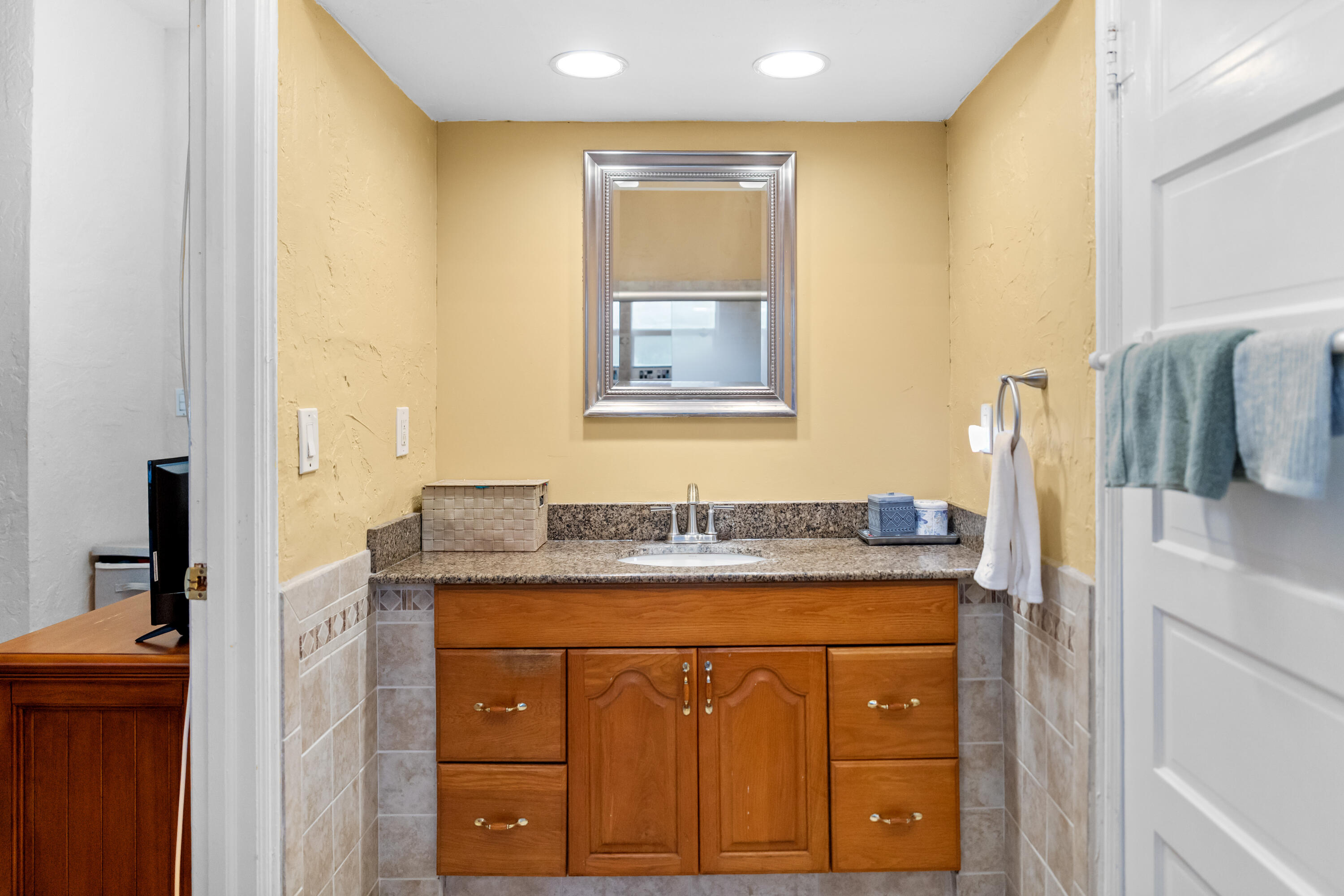 735 Colonial Road West Palm Beach, FL 33405 - Photo 17 of 24 DSC03224