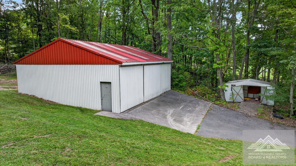 7040 New Hope Road Bluefield, WV 24701 - Photo 37 of 137 Gallery Image 37