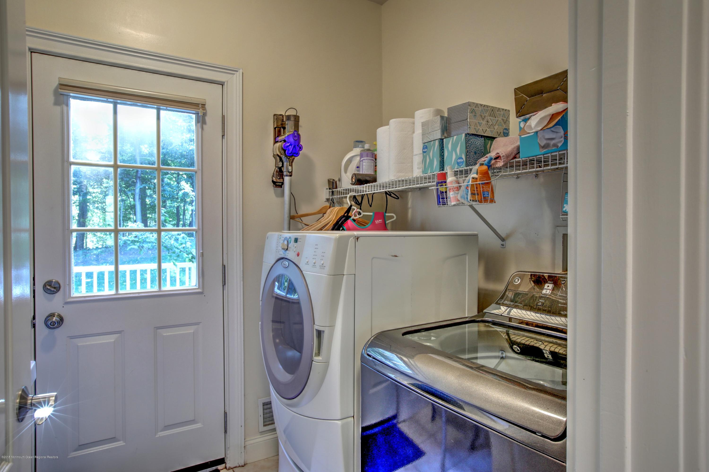 218 Red Hill Road Middletown, NJ 07748 - Photo 16 of 59 029_51704378