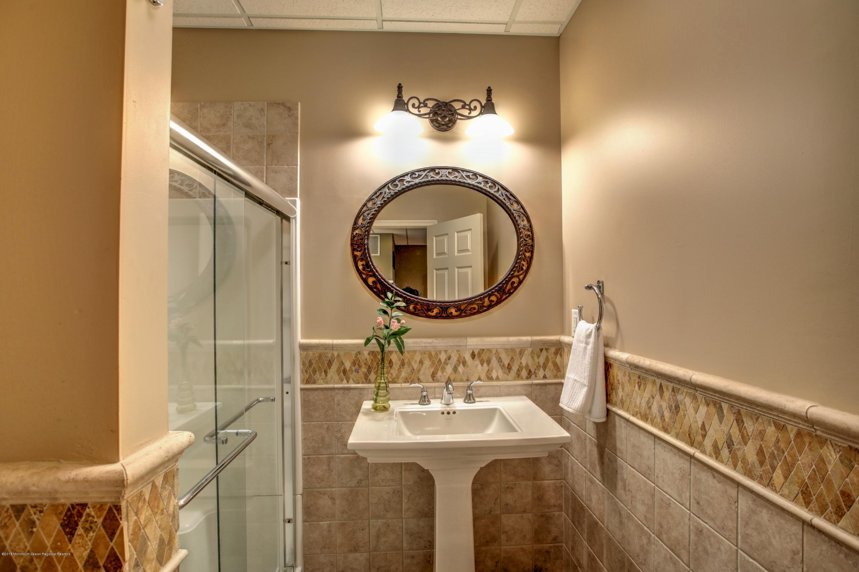 218 Red Hill Road Middletown, NJ 07748 - Photo 31 of 59 051_51704403