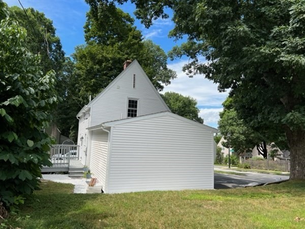 29 Heroult Road Worcester, MA 01606 - Photo 4 of 27 Gallery Image 4