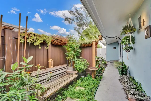 $5,900 | 1236 Northeast 18th Avenue, Fort Lauderdale, FL 33304