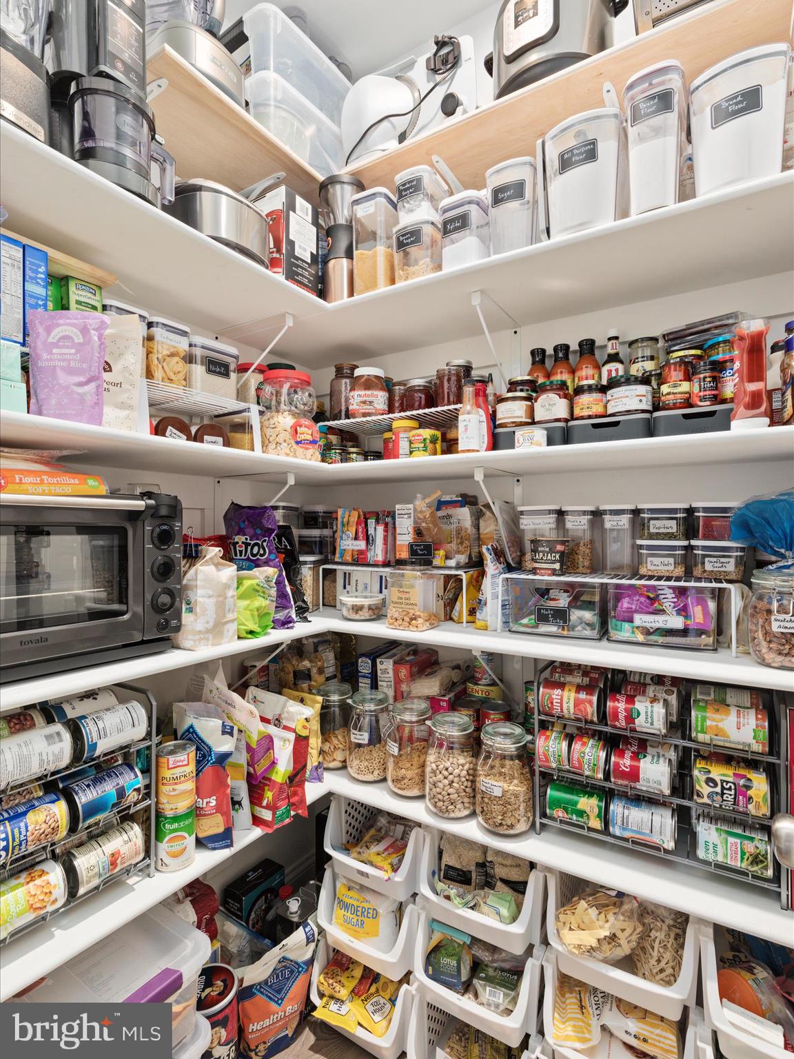 12745 Bristersburg Road Midland, VA 22728 - Photo 17 of 64 Walk-in pantry