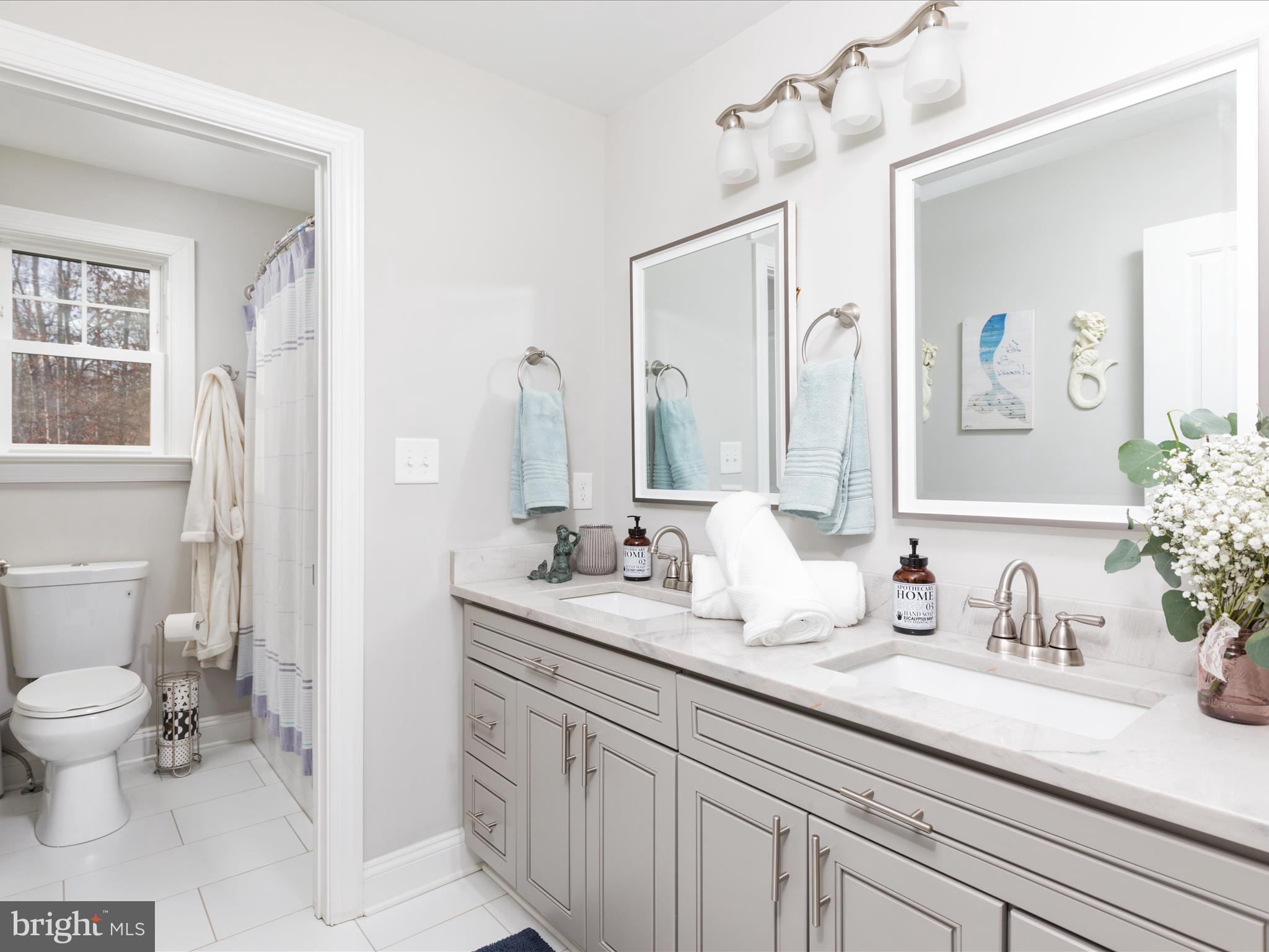 12745 Bristersburg Road Midland, VA 22728 - Photo 27 of 64 Upper hall full-bath