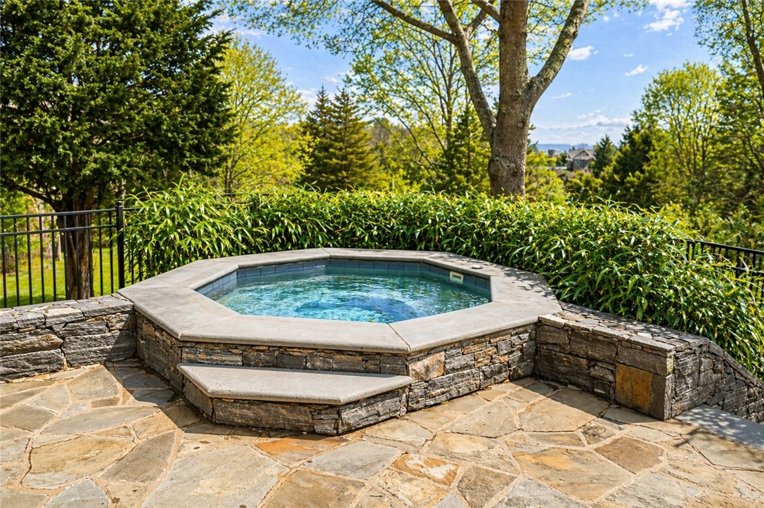 18 East Hills Road Westerly, RI 02891 - Photo 14 of 50