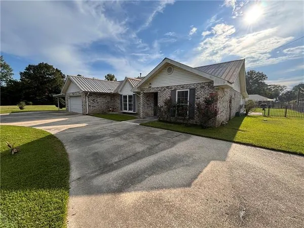 $500,000 | 48087-48091 Galafaro Road, Tickfaw, LA 70466