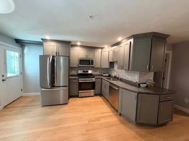 $3,300 | 46 Church Street, Unit 2, Hudson, MA 01749