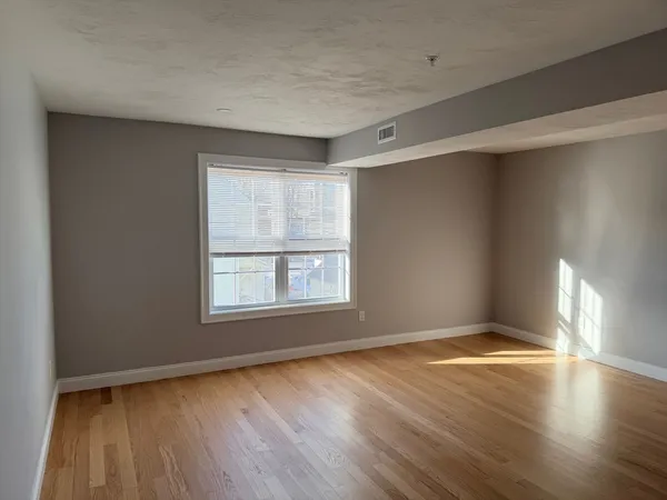 $3,000 | 46 Church Street, Unit 2, Hudson, MA 01749