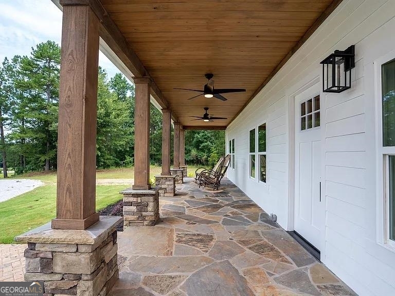 1370 Howard Lewis Road White Plains, GA 30678 - Photo 4 of 35