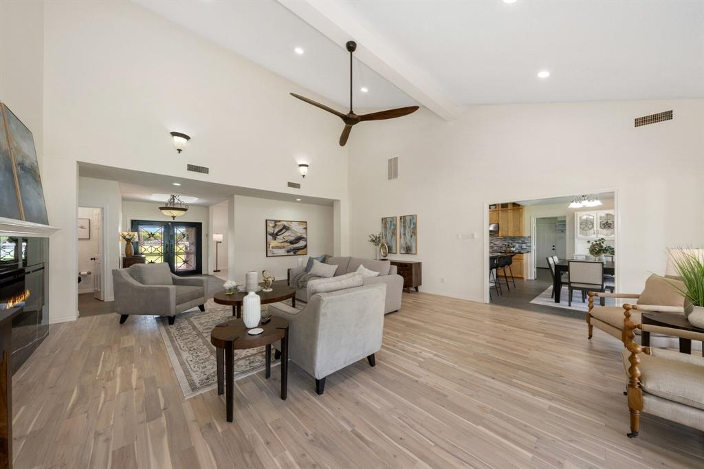 915 West Pleasant Run Road DeSoto, TX 75115 - Photo 11 of 40