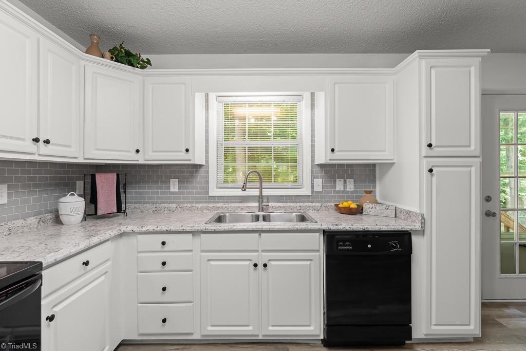 2891 Hunt Ridge Court Trinity, NC 27370 - Photo 7 of 32