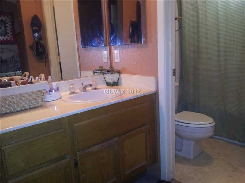 1434 Heather Ridge Road North Las Vegas, NV 89031 - Photo 21 of 24 Master Bath/Spa.