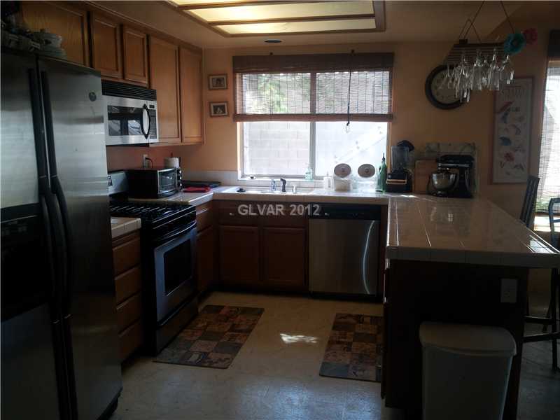 1434 Heather Ridge Road North Las Vegas, NV 89031 - Photo 8 of 24 Kitchen.