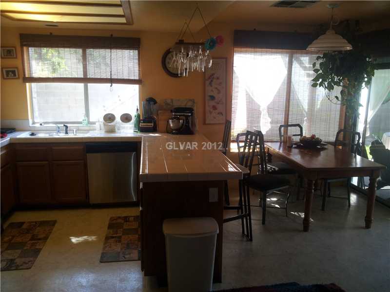 1434 Heather Ridge Road North Las Vegas, NV 89031 - Photo 10 of 24 Kitchen.