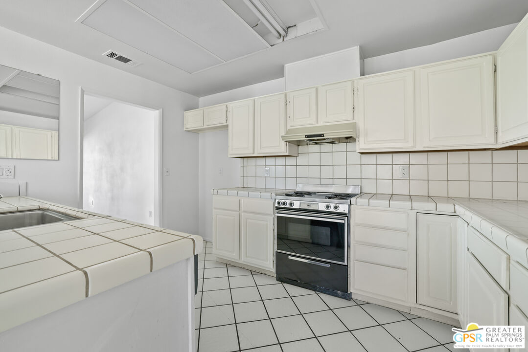 74192 Santa Rosa Circle Palm Desert, CA 92260 - Photo 18 of 23