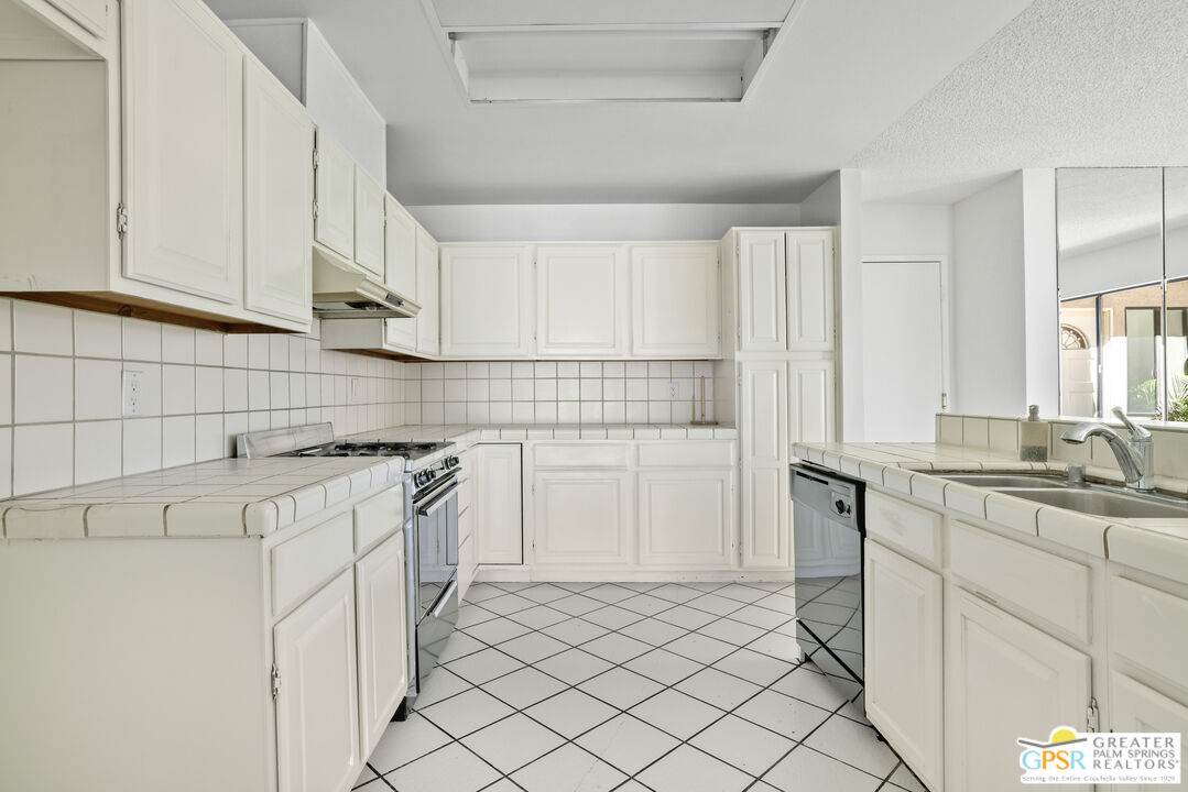 74192 Santa Rosa Circle Palm Desert, CA 92260 - Photo 19 of 23