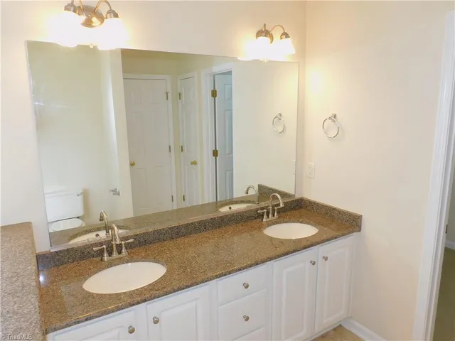 $2,095 | 4706 Ridgefall Road, Greensboro, NC 27410