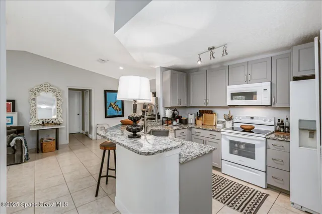 $1,650 | 7667 North Wickham Road, Unit 118, Melbourne, FL 32940