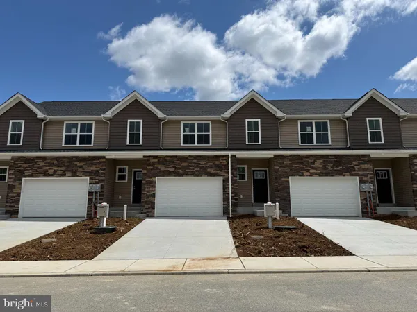 $349,900 | 227 Lucille Way, Fleetwood, PA 19522