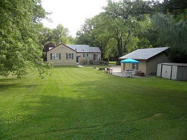 60 West Roberts Road Indianapolis, IN 46217 - Photo 3 of 15 Gallery Image 3