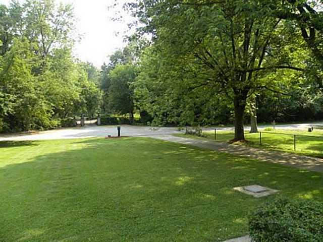 60 West Roberts Road Indianapolis, IN 46217 - Photo 4 of 15 Gallery Image 4
