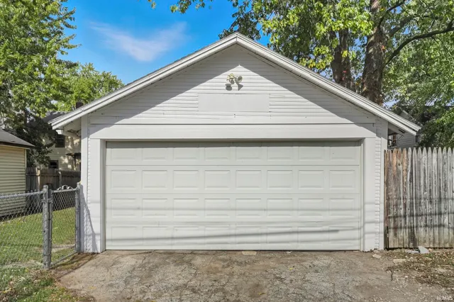 $193,900 | 326 Lexington Court, Fort Wayne, IN 46806