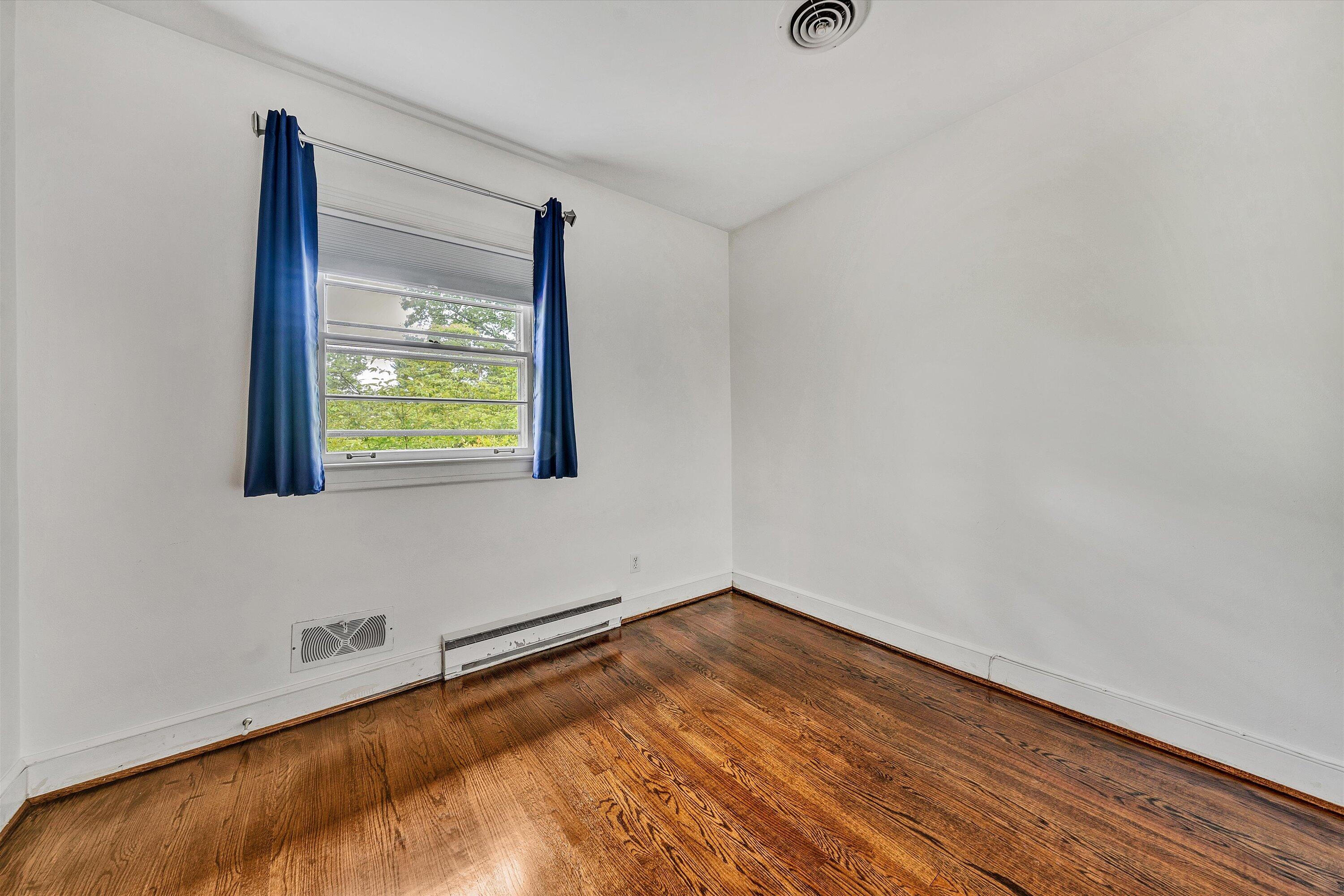 3604 Pinevale Road Roanoke, VA 24018 - Photo 17 of 36 17-043020240014