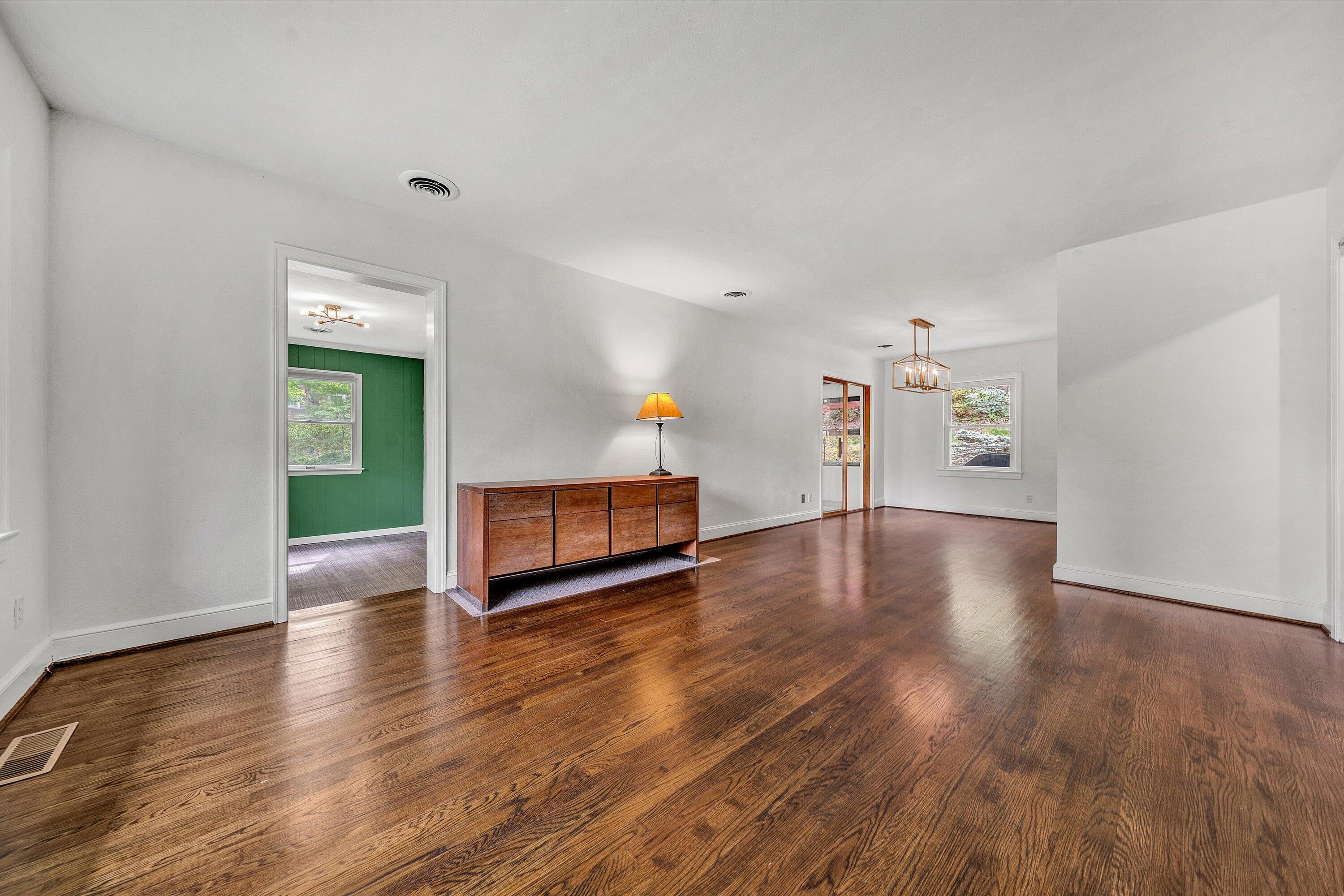 3604 Pinevale Road Roanoke, VA 24018 - Photo 7 of 36 08-043020240004